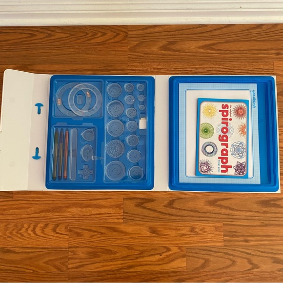 Spirograph Deluxe Design Set - Picture 2 of 4